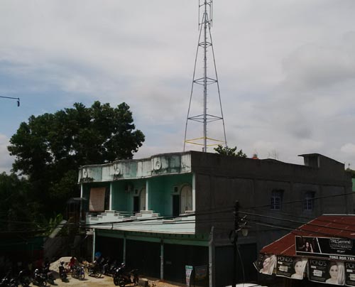Lagi, Dua Tower Tak Berizin Disegel Satpol PP Pekanbaru